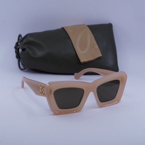 Loewe LW40145I 72E Cat Eye Sunglasses – Shiny Pink/Brown - Picture 5 of 10